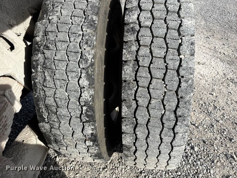 image for item DW7270 2003 GMC C8500 dump truck