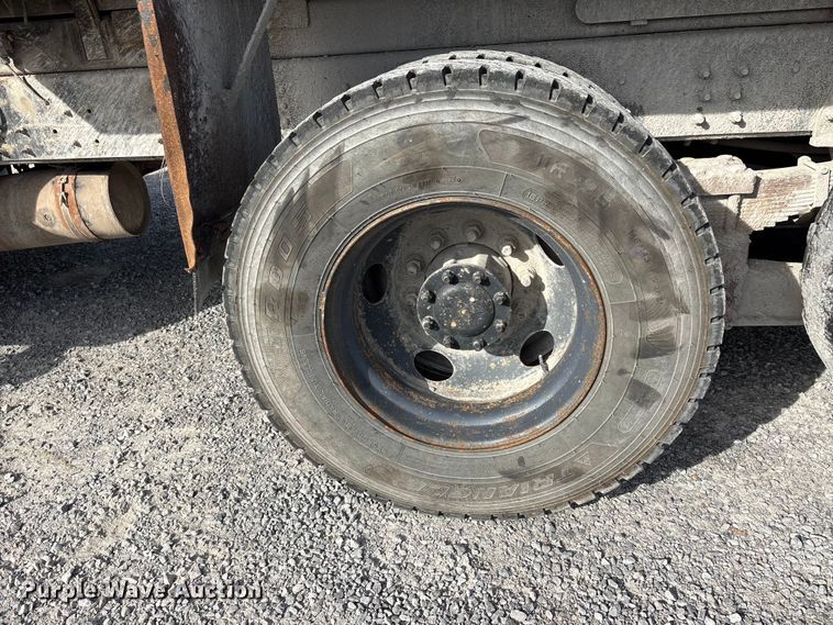 image for item DW7270 2003 GMC C8500 dump truck