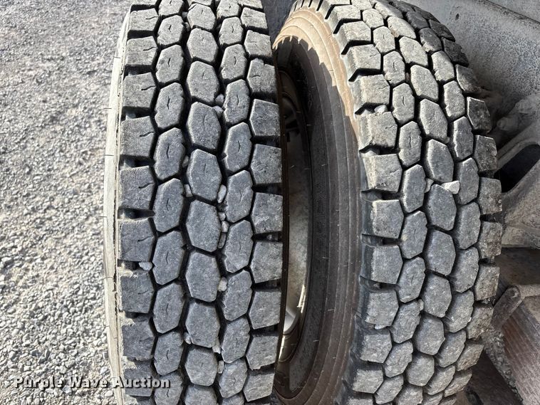 image for item DW7270 2003 GMC C8500 dump truck