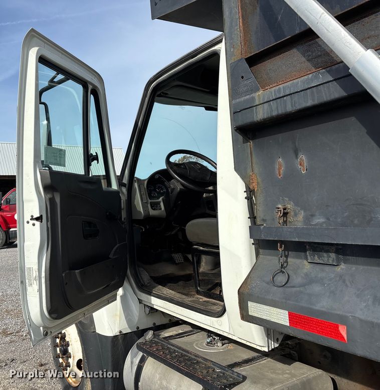 image for item DW7271 2013 International WorkStar 7300 dump truck