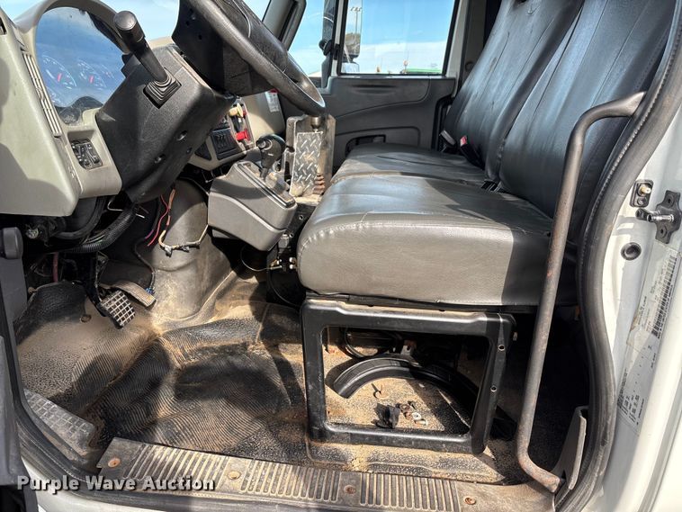 image for item DW7271 2013 International WorkStar 7300 dump truck