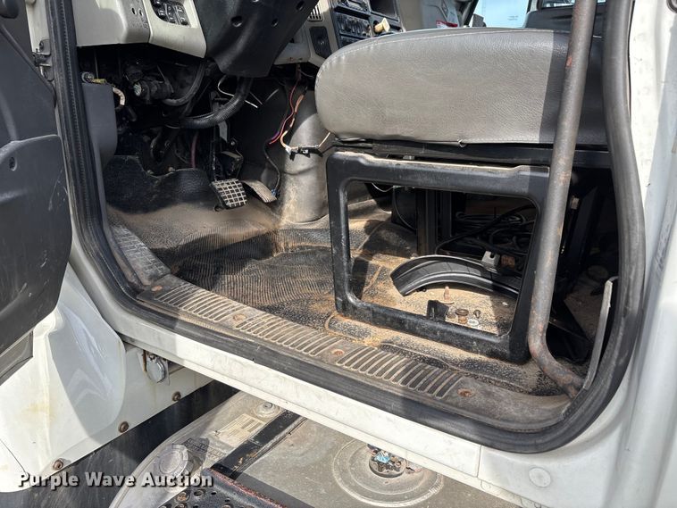 image for item DW7271 2013 International WorkStar 7300 dump truck