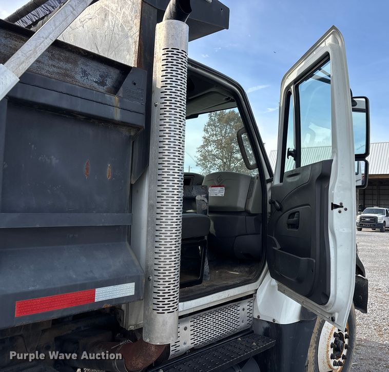 image for item DW7271 2013 International WorkStar 7300 dump truck