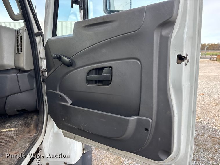 image for item DW7271 2013 International WorkStar 7300 dump truck