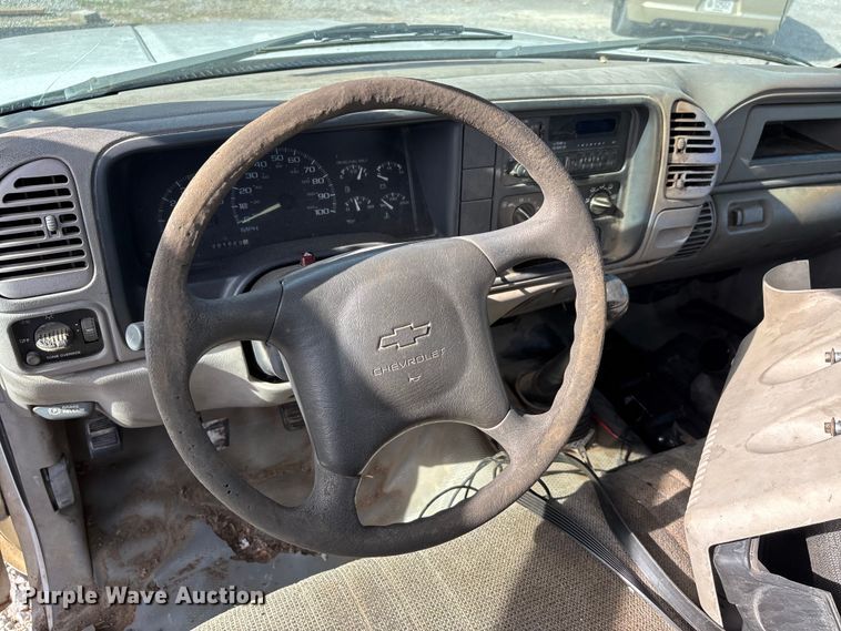 image for item DW7273 2001 Chevrolet Silverado 3500 utility bed pickup truck