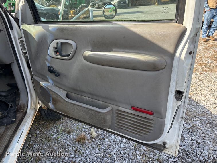 image for item DW7273 2001 Chevrolet Silverado 3500 utility bed pickup truck