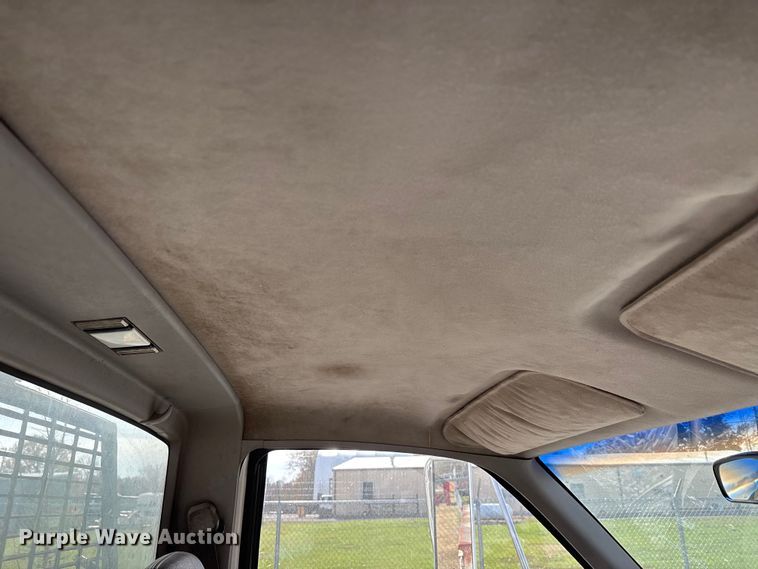 image for item DW7273 2001 Chevrolet Silverado 3500 utility bed pickup truck