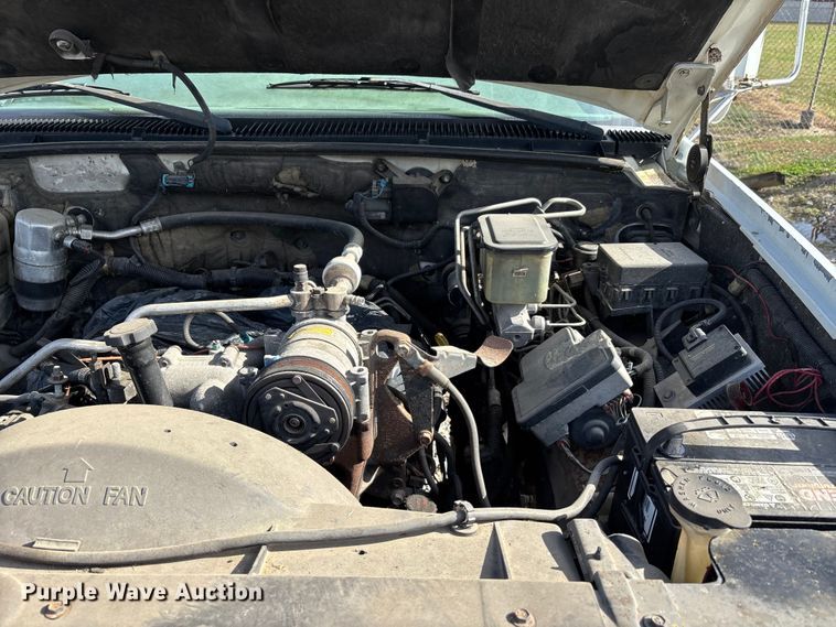 image for item DW7273 2001 Chevrolet Silverado 3500 utility bed pickup truck