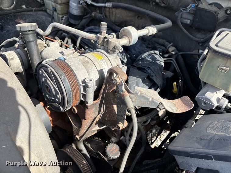 image for item DW7273 2001 Chevrolet Silverado 3500 utility bed pickup truck