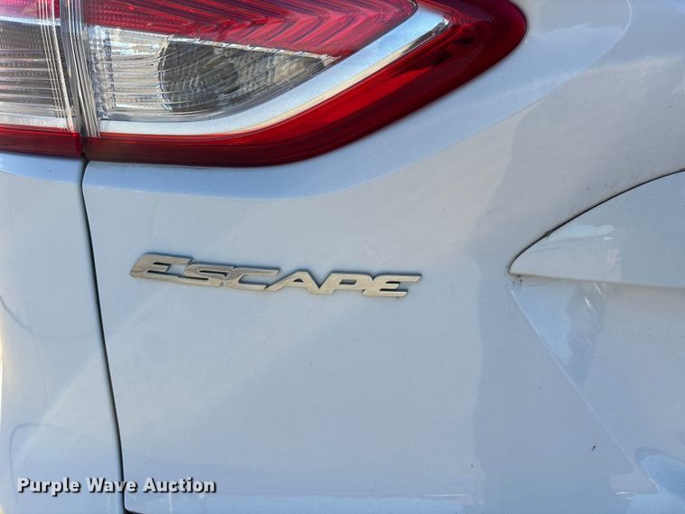 image for item DW7281 2015 Ford Escape SE SUV
