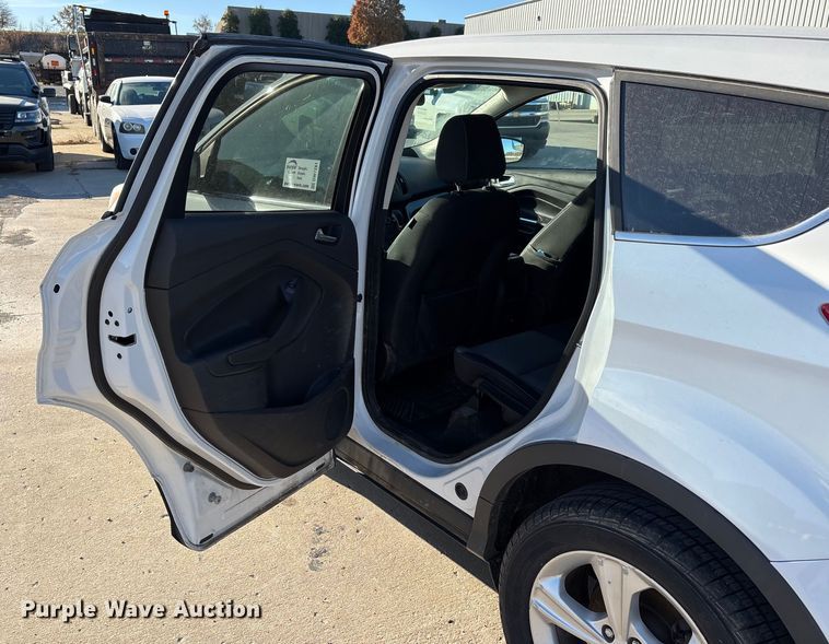 image for item DW7281 2015 Ford Escape SE SUV