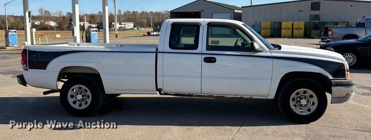 image for item DW7282 2006 Chevrolet Silverado 1500 Ext. Cab pickup truck