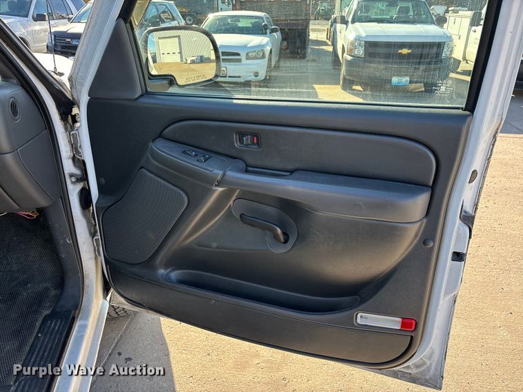 image for item DW7282 2006 Chevrolet Silverado 1500 Ext. Cab pickup truck