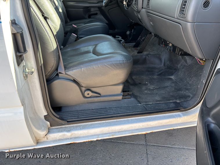 image for item DW7282 2006 Chevrolet Silverado 1500 Ext. Cab pickup truck