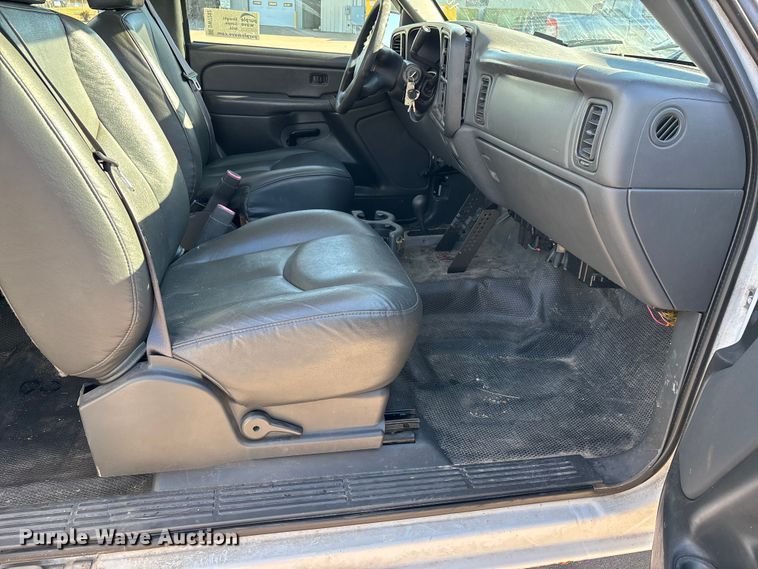 image for item DW7282 2006 Chevrolet Silverado 1500 Ext. Cab pickup truck