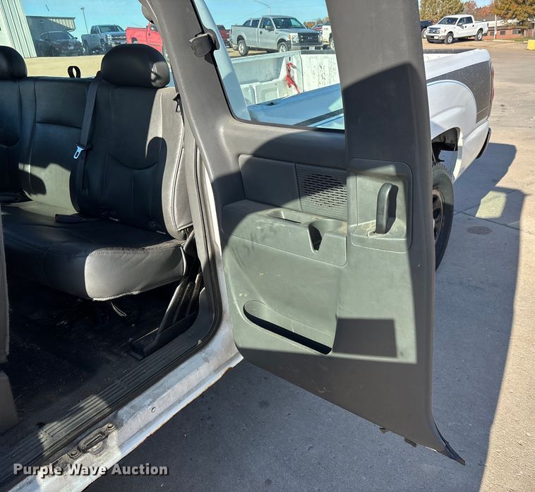 image for item DW7282 2006 Chevrolet Silverado 1500 Ext. Cab pickup truck