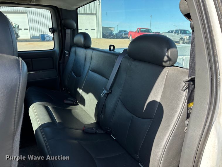 image for item DW7282 2006 Chevrolet Silverado 1500 Ext. Cab pickup truck