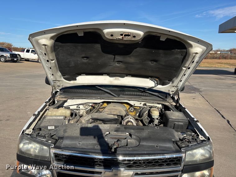 image for item DW7282 2006 Chevrolet Silverado 1500 Ext. Cab pickup truck