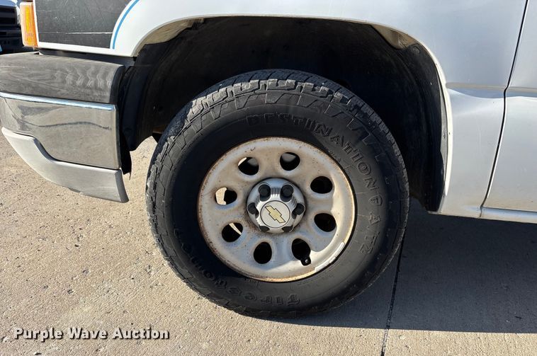 image for item DW7282 2006 Chevrolet Silverado 1500 Ext. Cab pickup truck