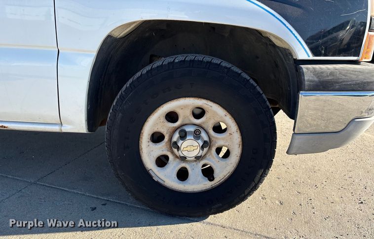 image for item DW7282 2006 Chevrolet Silverado 1500 Ext. Cab pickup truck