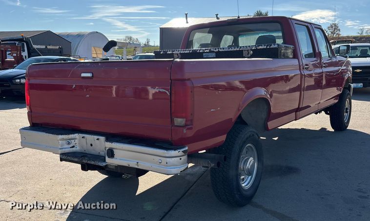 image for item DW7283 1993 Ford F350 XL Crew Cab pickup truck