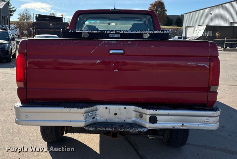 image for item DW7283 1993 Ford F350 XL Crew Cab pickup truck