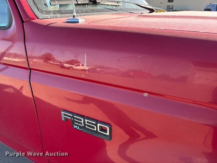 image for item DW7283 1993 Ford F350 XL Crew Cab pickup truck