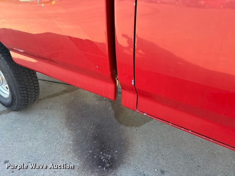 image for item DW7283 1993 Ford F350 XL Crew Cab pickup truck