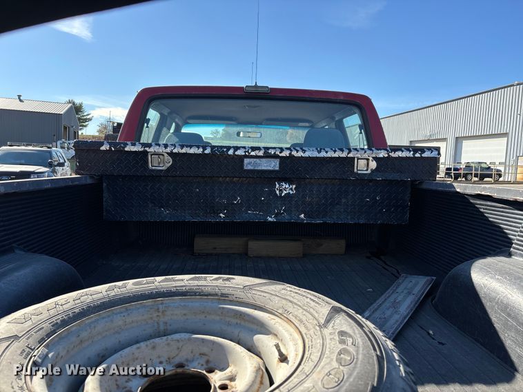 image for item DW7283 1993 Ford F350 XL Crew Cab pickup truck