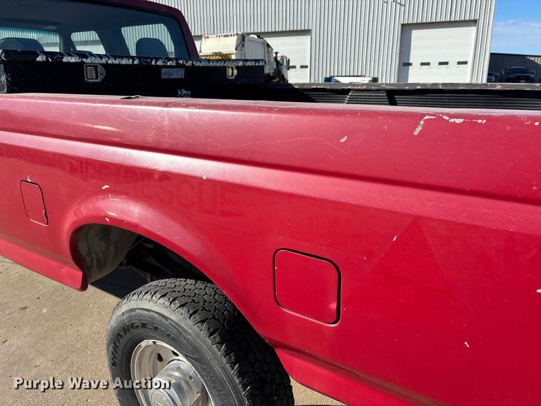 image for item DW7283 1993 Ford F350 XL Crew Cab pickup truck