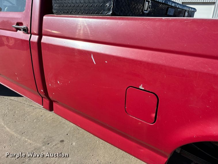 image for item DW7283 1993 Ford F350 XL Crew Cab pickup truck