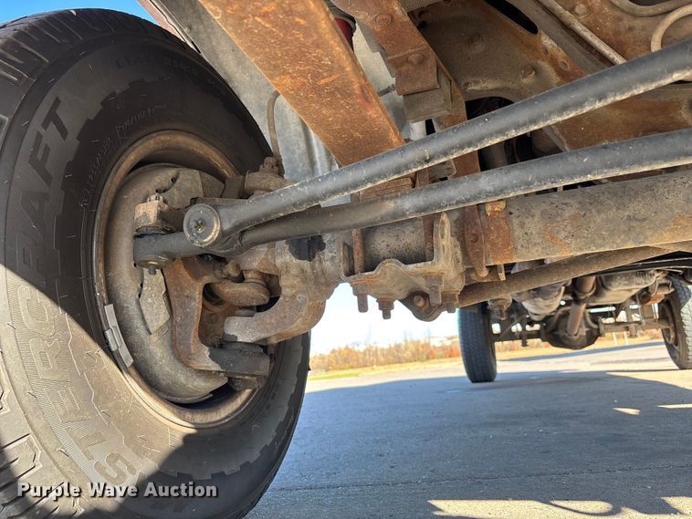 image for item DW7283 1993 Ford F350 XL Crew Cab pickup truck