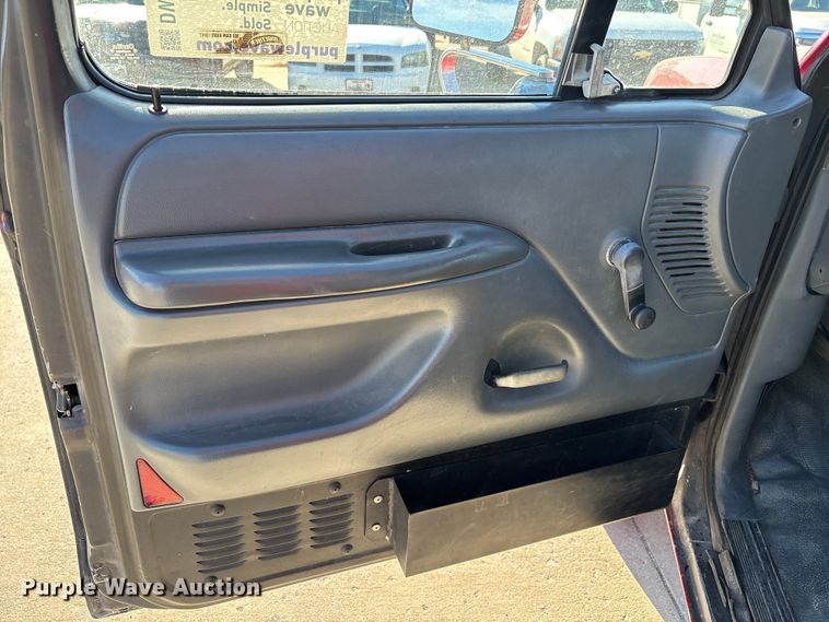 image for item DW7283 1993 Ford F350 XL Crew Cab pickup truck