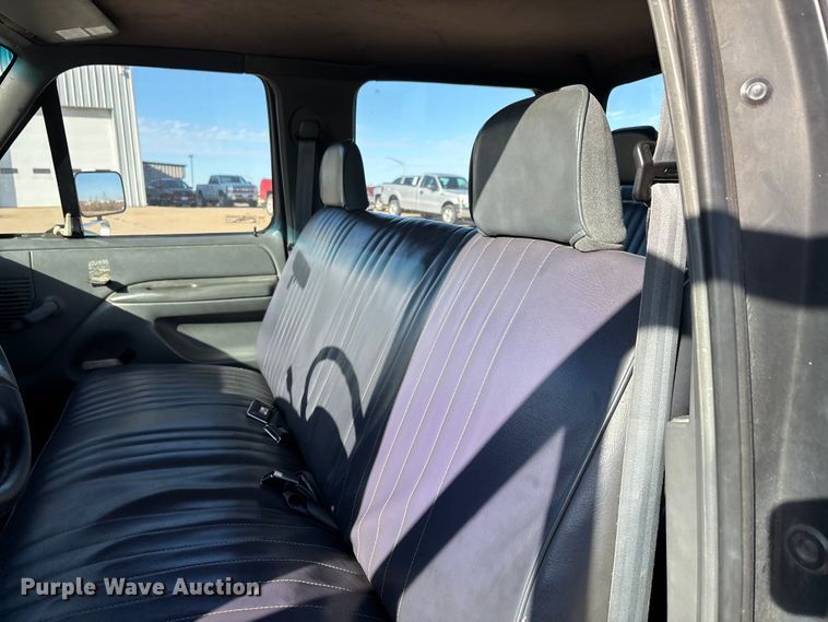 image for item DW7283 1993 Ford F350 XL Crew Cab pickup truck