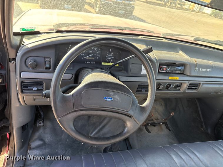 image for item DW7283 1993 Ford F350 XL Crew Cab pickup truck