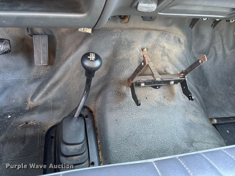 image for item DW7283 1993 Ford F350 XL Crew Cab pickup truck