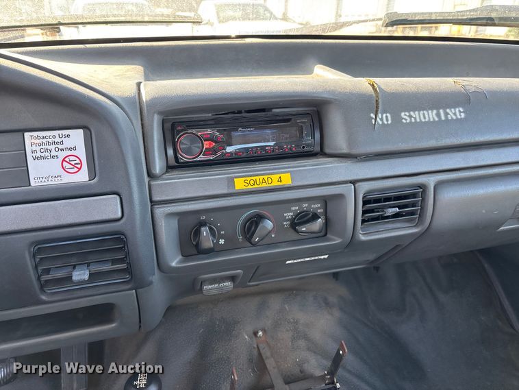 image for item DW7283 1993 Ford F350 XL Crew Cab pickup truck