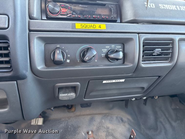 image for item DW7283 1993 Ford F350 XL Crew Cab pickup truck