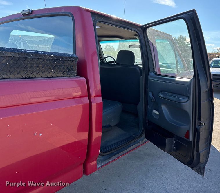 image for item DW7283 1993 Ford F350 XL Crew Cab pickup truck