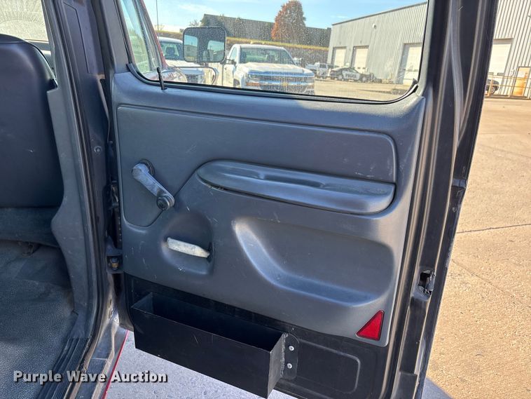 image for item DW7283 1993 Ford F350 XL Crew Cab pickup truck