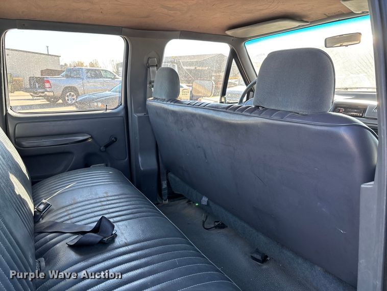 image for item DW7283 1993 Ford F350 XL Crew Cab pickup truck