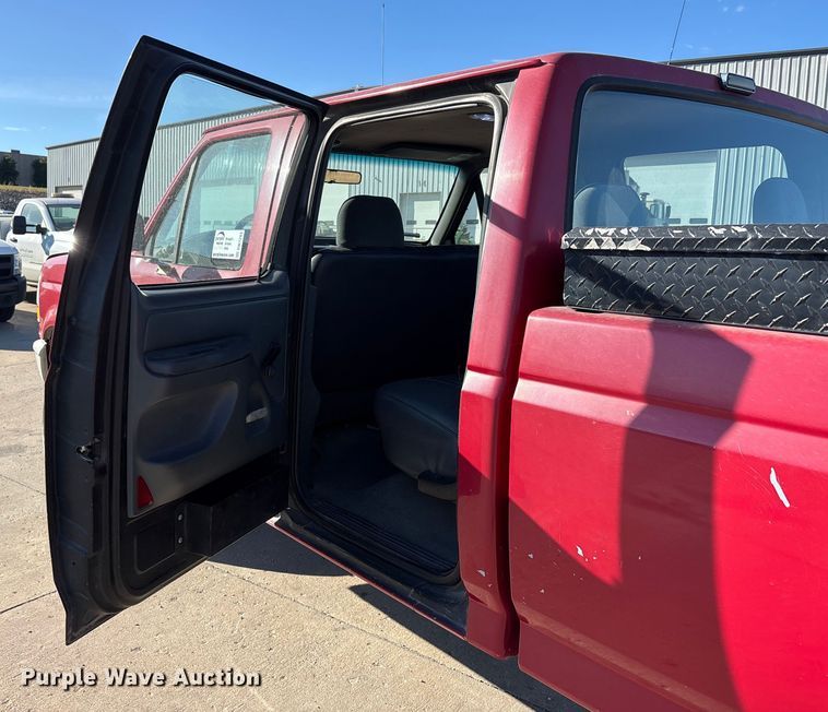 image for item DW7283 1993 Ford F350 XL Crew Cab pickup truck