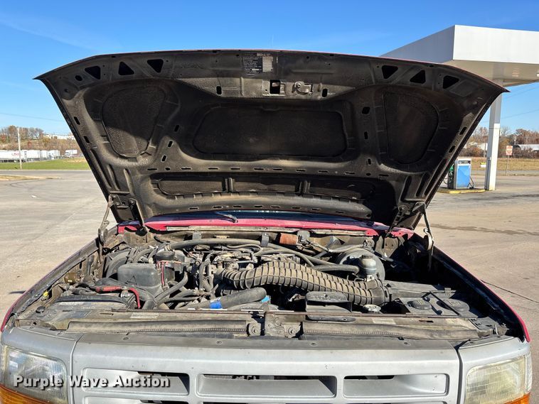 image for item DW7283 1993 Ford F350 XL Crew Cab pickup truck