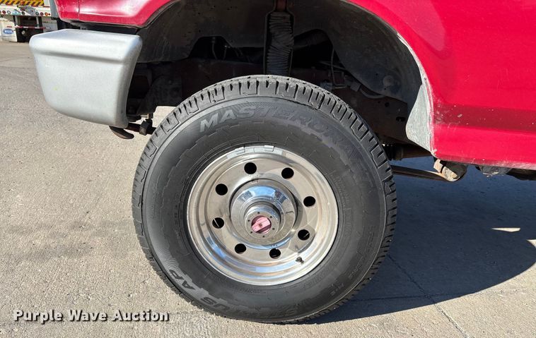 image for item DW7283 1993 Ford F350 XL Crew Cab pickup truck