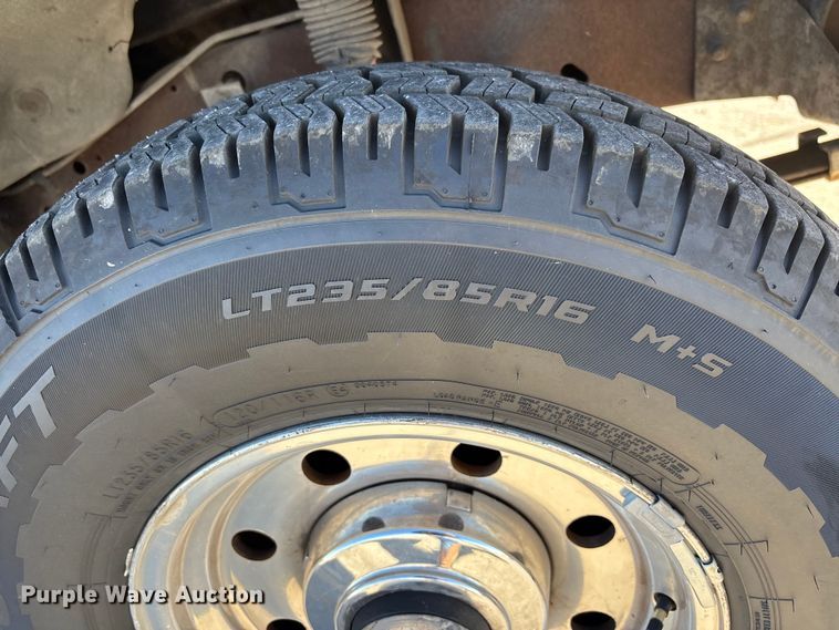 image for item DW7283 1993 Ford F350 XL Crew Cab pickup truck