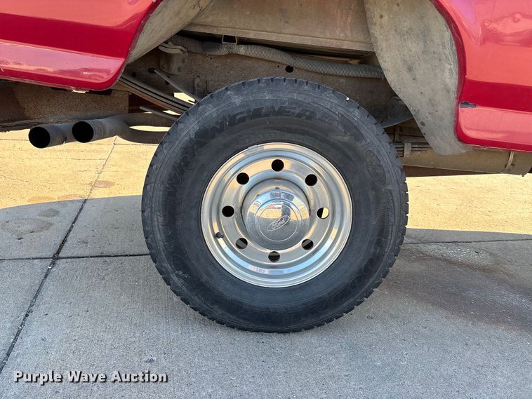 image for item DW7283 1993 Ford F350 XL Crew Cab pickup truck