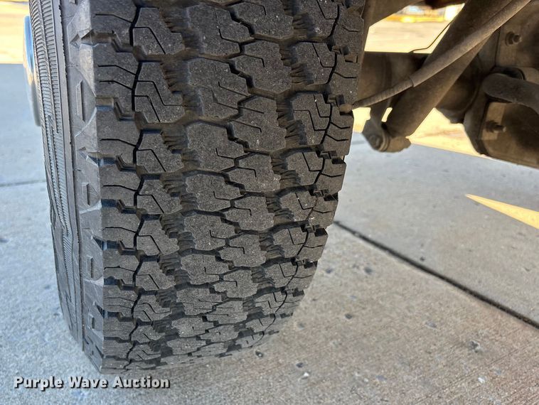 image for item DW7283 1993 Ford F350 XL Crew Cab pickup truck