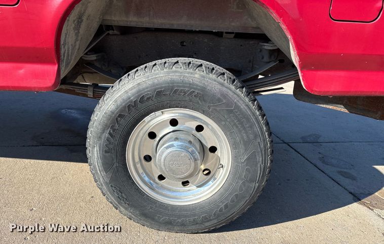 image for item DW7283 1993 Ford F350 XL Crew Cab pickup truck