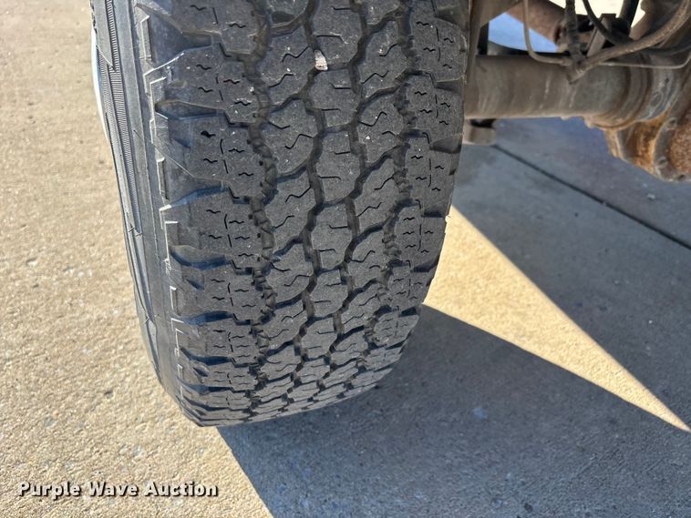 image for item DW7283 1993 Ford F350 XL Crew Cab pickup truck