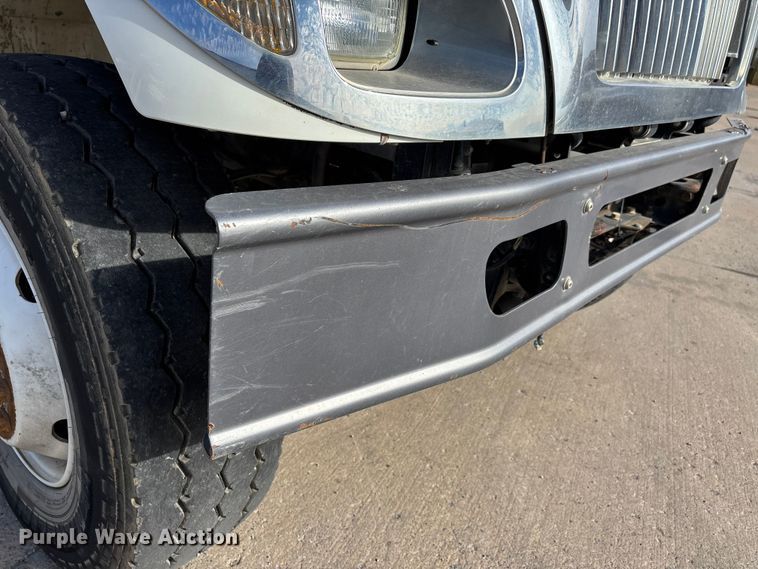 image for item DW7284 2005 International 7400 dump truck